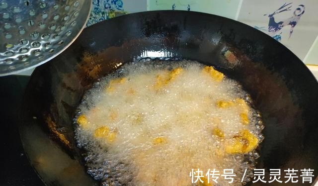 炸酥肉用淀粉还是面粉记住“211”的比例,酥脆好吃不回软!