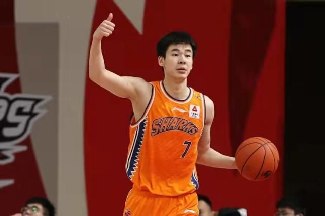 薛玉洋|闹笑话！在CBA场均14+4，赴美试训9支球队后，宣布退出NBA选秀！