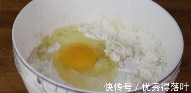 自从学会面包的这个做法，我家一周吃5次，松软香甜，简单又家常！