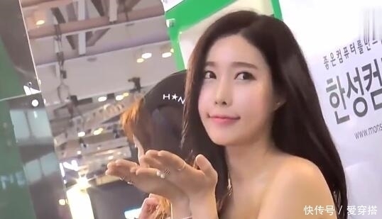 大红连衣裙搭配喷火的身材,比小辣椒还辣