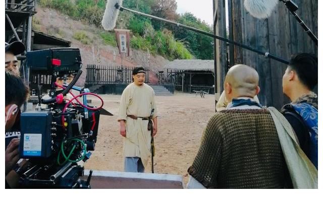 橫店群演現(xiàn)狀：懶漢天堂、瘋子樂(lè)園、光棍成群，成名機(jī)會(huì)趨近于零