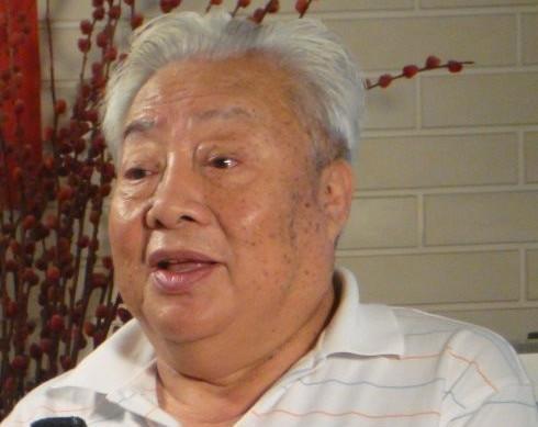 佛像#他是西游记如来佛的扮演者,去泰国买佛像,却发现上面画的是自己