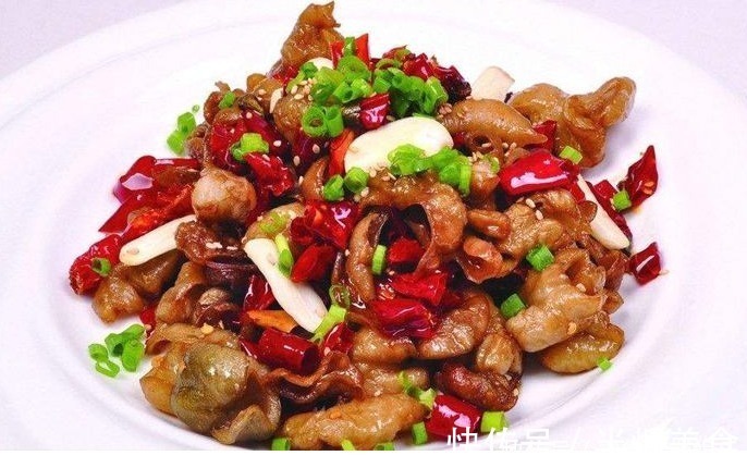 炒肥肠时,直接下锅炒不好,牢记几个步骤,又香又脆好吃没异味