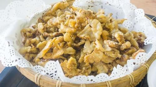 农村姑娘教你这样熬制猪油,出油量高,雪白无腥气,油渣焦黄酥脆