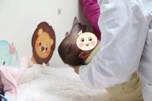 宝宝刚出生就被医生抱走，10分钟内他们会经历什么？