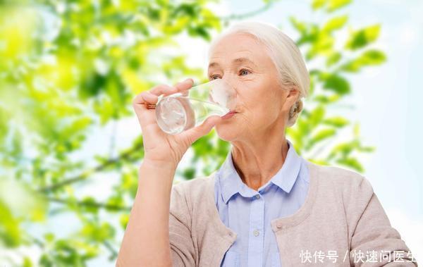 健脾|黄芪是“气药之王”,健脾益气,提高免疫力,但三类人先避一避