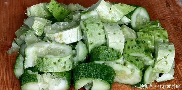 均匀|黄瓜炒鸡蛋家常做法,大厨分享秘诀,味道鲜美,营养又下饭!