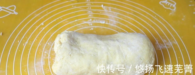 鸡蛋手擀面怎么做教你一招，面条爽滑筋道，吃着真过瘾！