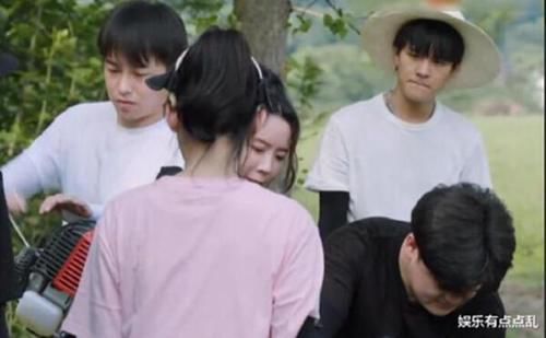 张艺兴|那英调侃张子枫:你也马上要和刘德华搭档?子枫的回答超好笑