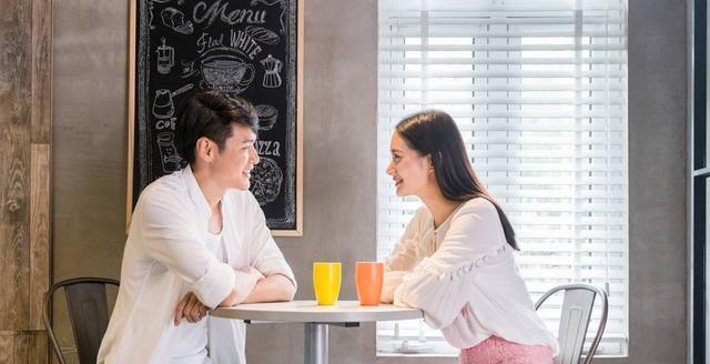 嫁给老公,被婆婆收走工资卡,母亲生病我取回卡,查余额后愣住 嫁给老公,被婆婆收走工资卡,母亲生病我取回卡,查余额后愣住
