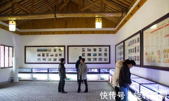 棣花|寻访秦岭棣花街，抬脚从眼前这个大门走进去，里面就是贾平凹老宅