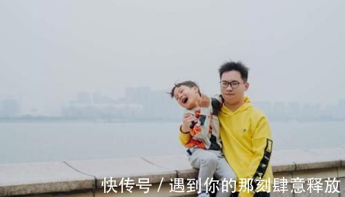 心理|让孩子心理受伤最严重的,不只是父母的打骂,这两种更伤孩子