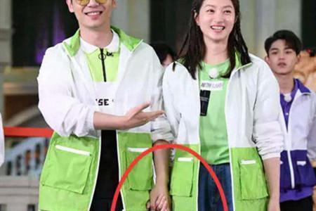 跑男最強(qiáng)關(guān)系戶(hù)，帶老婆上節(jié)目全程摟抱，網(wǎng)友走后門(mén)