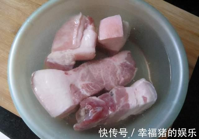 微波炉|解冻肉最忌直接用水泡，教你这2招，10分钟快速解冻，新鲜如初！