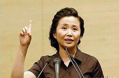 黄菡离开《非诚勿扰》时，那只有9句话的演讲，却影响了无数人