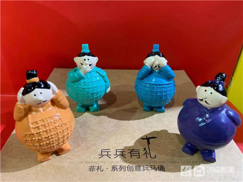 镇纸|“衣冠神兽”“兵兵有礼”,西安的“明潮”这厢有礼啦