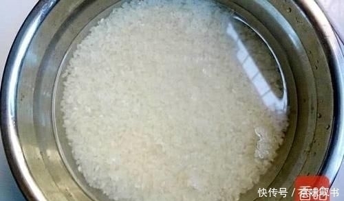 豆角新吃法,不用炒不用炸,美味可口比肉还香