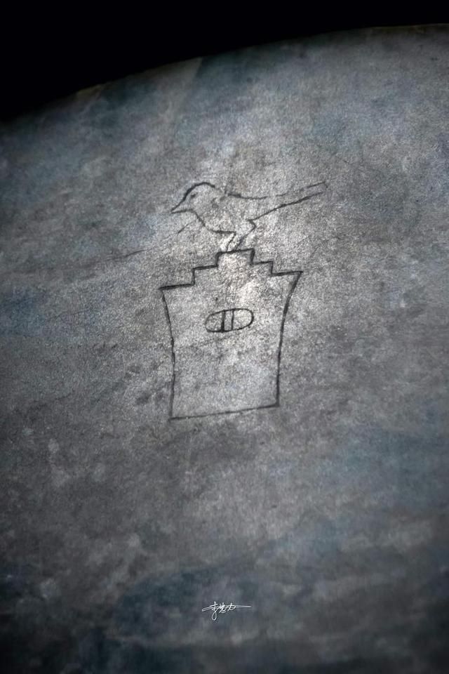 铁粉|在良渚,看世界丨这位“良渚铁粉”在全国各地博物馆追拍良渚玉器