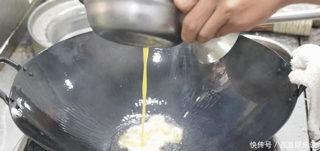 鸡蛋|土豆丝里打2鸡蛋,没想到这么好吃,我家隔天就想吃,出锅被抢光