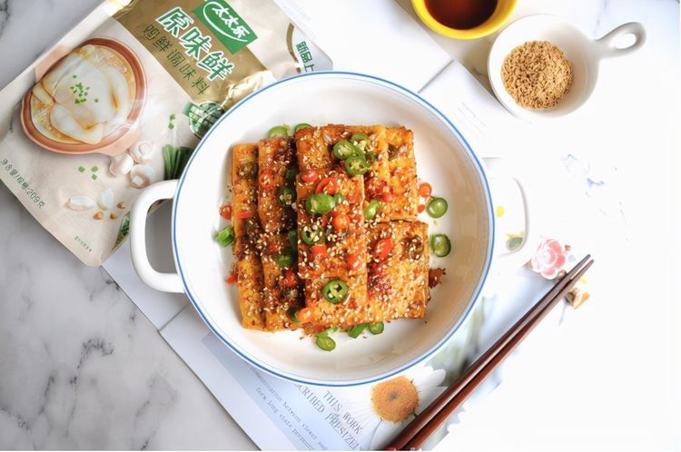 豆腐的做法多样，试试如此下饭的做法，看着就让人流口水