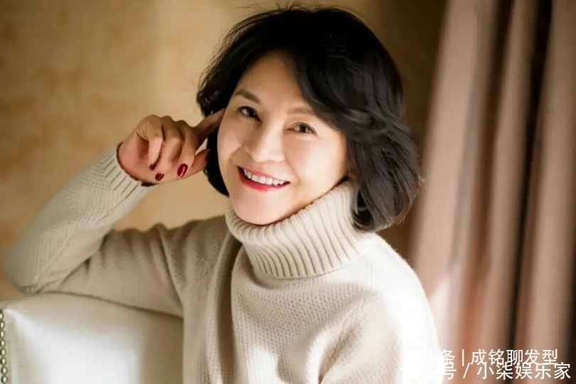 五六十岁的女人，过年烫发建议选这三款发型，时髦减龄又好打理