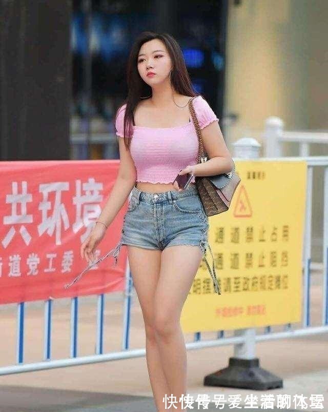 秋冬 穿上华丽优雅女神范的瑜伽裤装扮,简约不失雅致,楚楚动人!