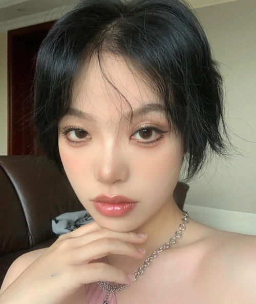 让男朋友无法拒绝的“粘膜色”，涂上连素颜都带着心机