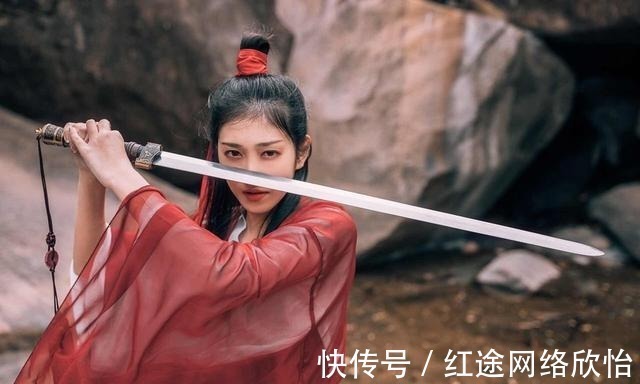 盛唐气象&唐朝一首写老兵退役的绝句,短短四句蕴含了一生的故事,无限悲凉