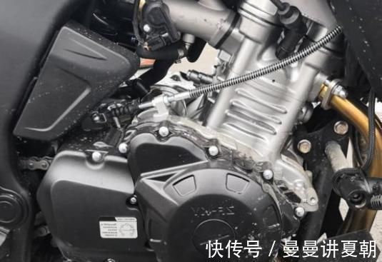 2 98万国产adv摩托 前后碟刹配abs 一升油跑26km 不到7秒破百 快资讯 2 98万国产adv摩托 前后碟刹配abs 一升油跑26km 不到7秒破百 快资讯