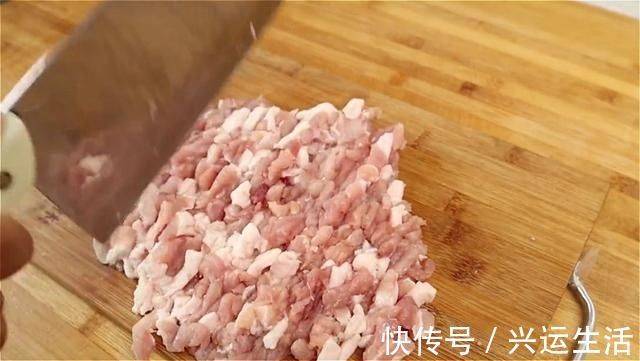 菠菜|入冬了,我们家迷上吃这个,不和面不揉面,皮薄馅大,营养又美味