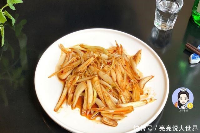 它被人称“菜中灵芝”,简单一拌就好吃,5块钱一斤,遇见别错过