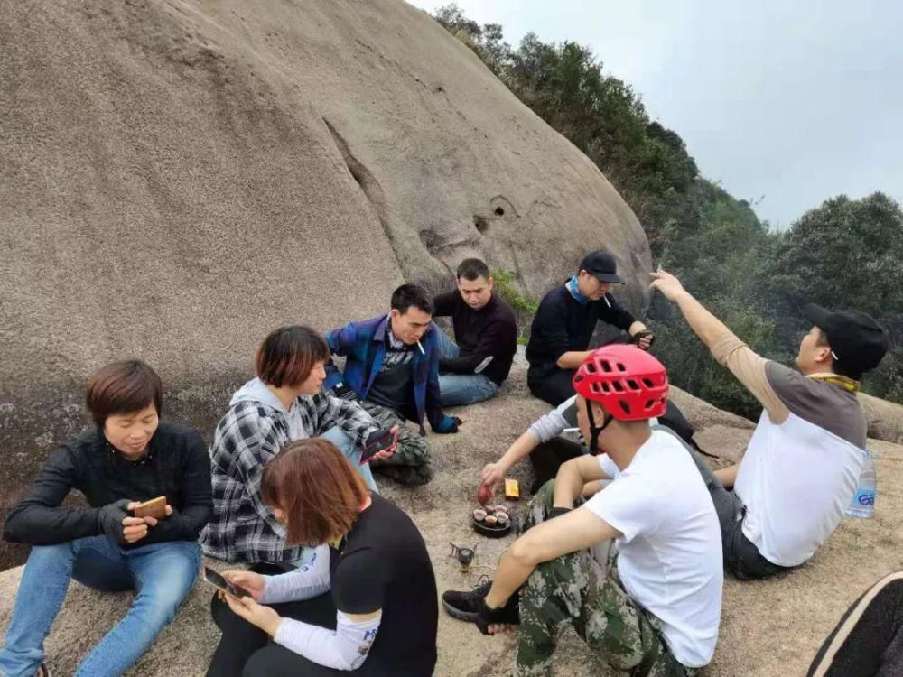 驴行|热烈祝贺25位驴友驴行乌山老人峰圆满成功！