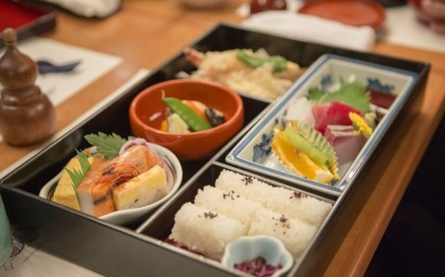 糖尿病|血糖过高,睡觉先知提醒睡觉有2个表现,提示糖尿病已到来