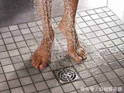 小红虾|夏天洗澡时,常犯一个“小错”,湿气会越来越重,4妙招有效祛湿