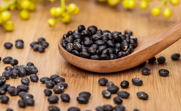 四红汤|冬天又冷又干,女人记得多吃这4种食物,越吃气色越好,显年轻