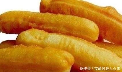 油条|奶奶有一个聪明的方法做油条不要煎或加水,香酥软脆特别好吃,简单零失败