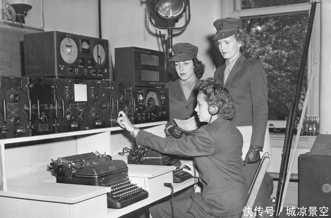 外国汉语专家偷听我军情报,30天后报告上级:他们不讲中国话