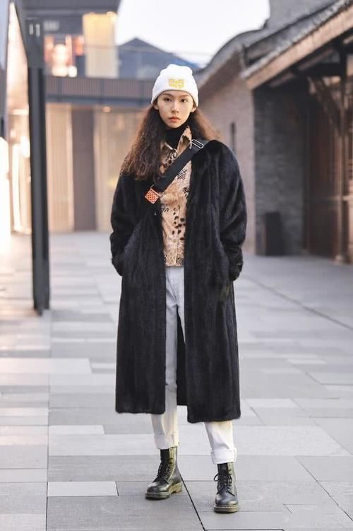 街拍：冬衣的搭配各具风格，要是适合自己的，才会是最美的
