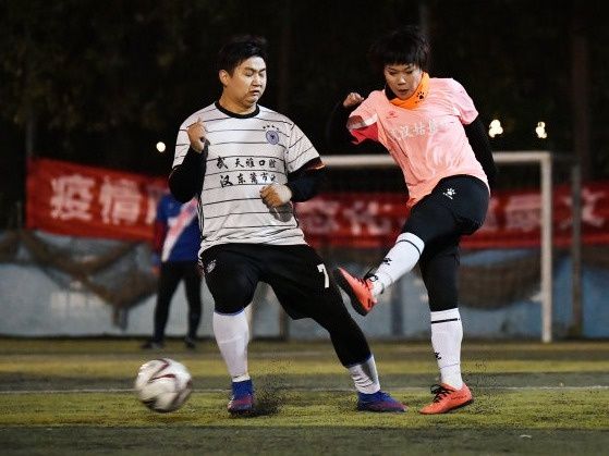 长江日报|武汉全民健身运动会，王霜的师姐们也来了