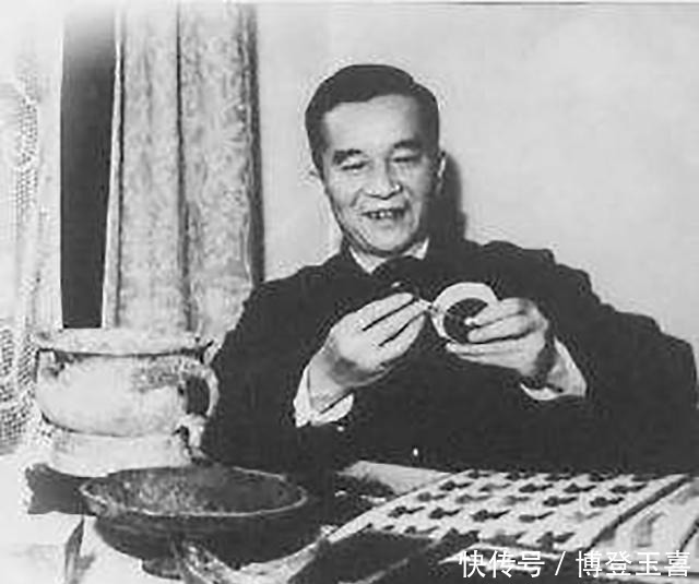 民国时他身怀巨款,不买房却爱收藏古币?最终全部捐给国家