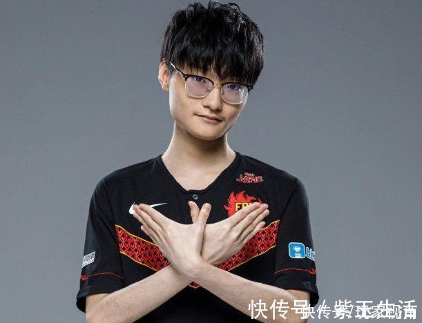 寧王直播被罵哭，F(xiàn)MVP給他太多壓力，輿論跟“私刑”沒區(qū)別