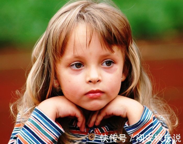 邻居|穿不上的衣服给你孩子吧,面对邻居的好意,宝妈差点骂人