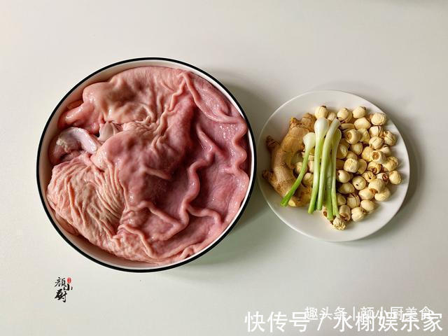 熬猪肚汤时不要只进行焯水，多加这1步，猪肚汤香浓纯白没腥味