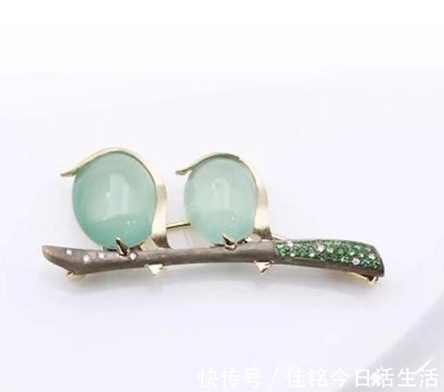 彩云追月@现代翡翠设计,颠覆想象,美不可言!现代翡翠设计,颠覆想象,美不可言!