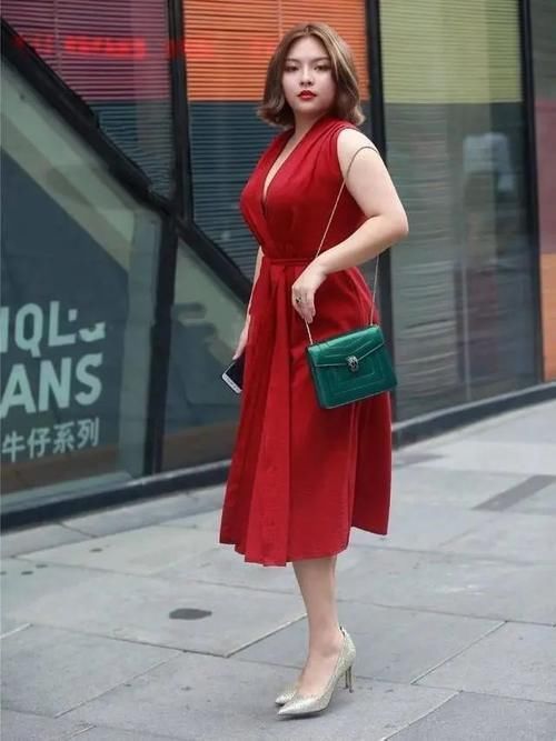 穿搭 这个是“肉肉”不是胖,会穿搭的女孩子什么样的身材都会修长!