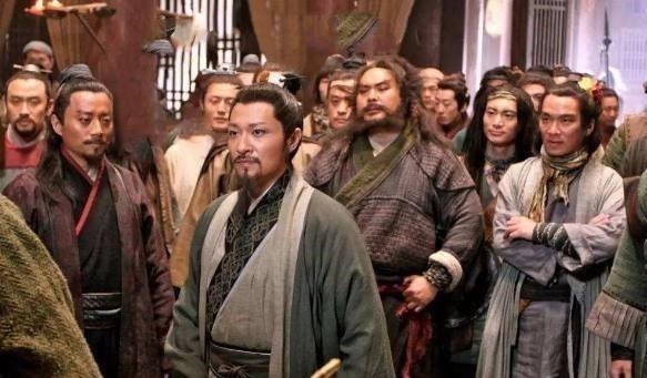 梁山#水浒传中最聪明的人,不是吴用也不是宋江,而是最后称帝的他!