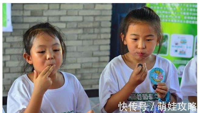 超市|娃在超市拿了一颗葡萄,员工竟破口大骂,母亲的回复让人佩服!