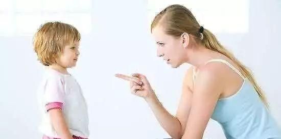 自卑|什么样的父母养出了自卑的孩子有这五种行为的,要注意了