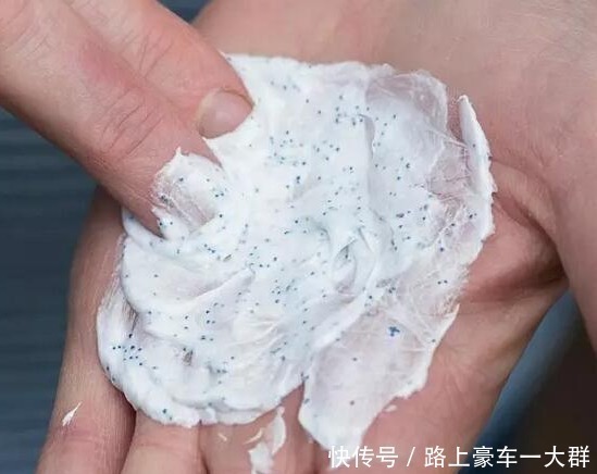 肌肤|晨起洗脸时, 还在坚持用“洗面奶” 我每天弄错! 难怪油腻长皱纹