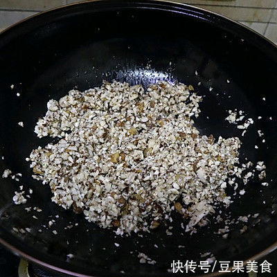 发酵|黑麦香菇青菜包子??一次发酵省时省力，照样松软